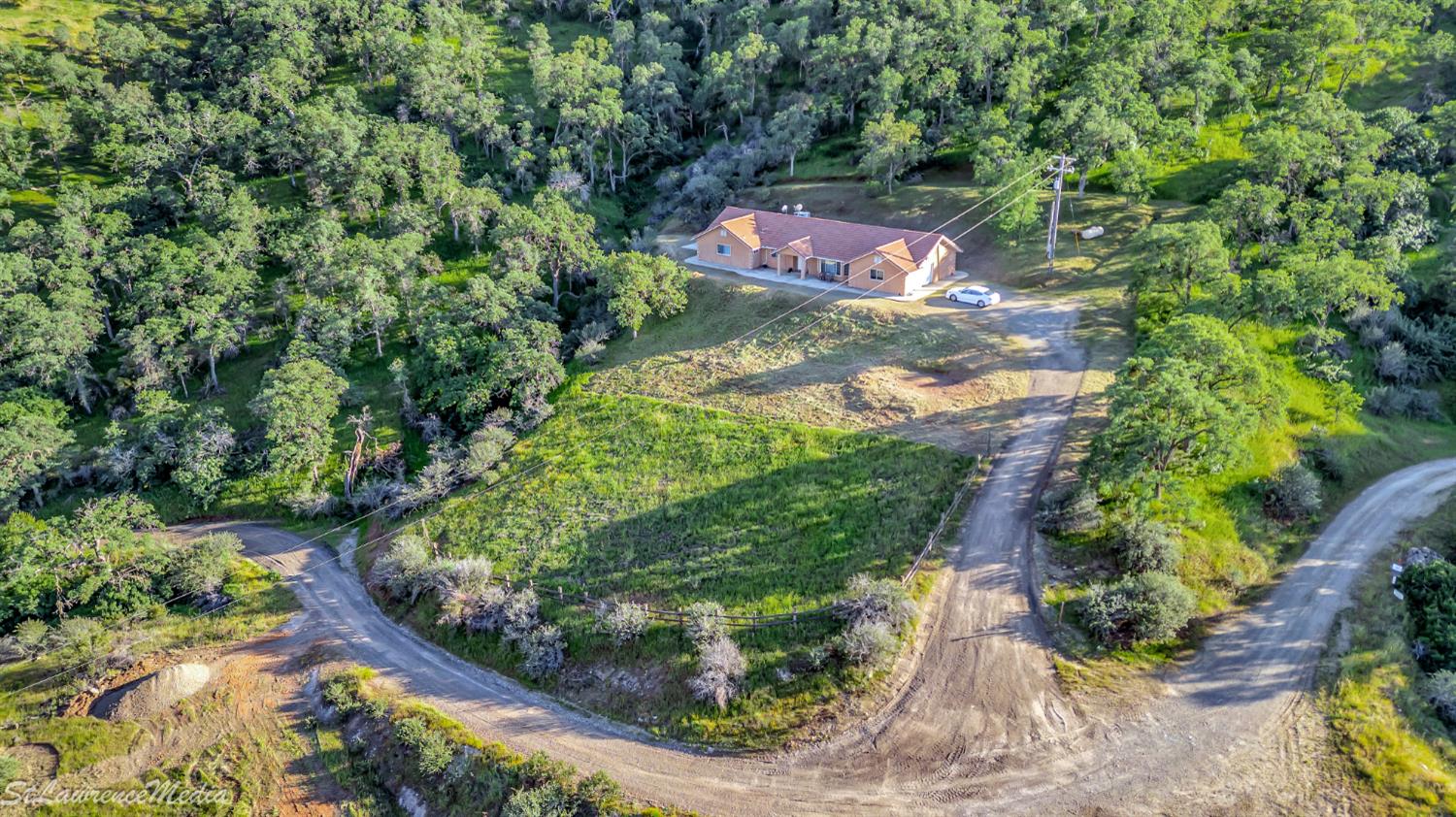 27557 Paradise Valley Ln, Clovis, CA 93619