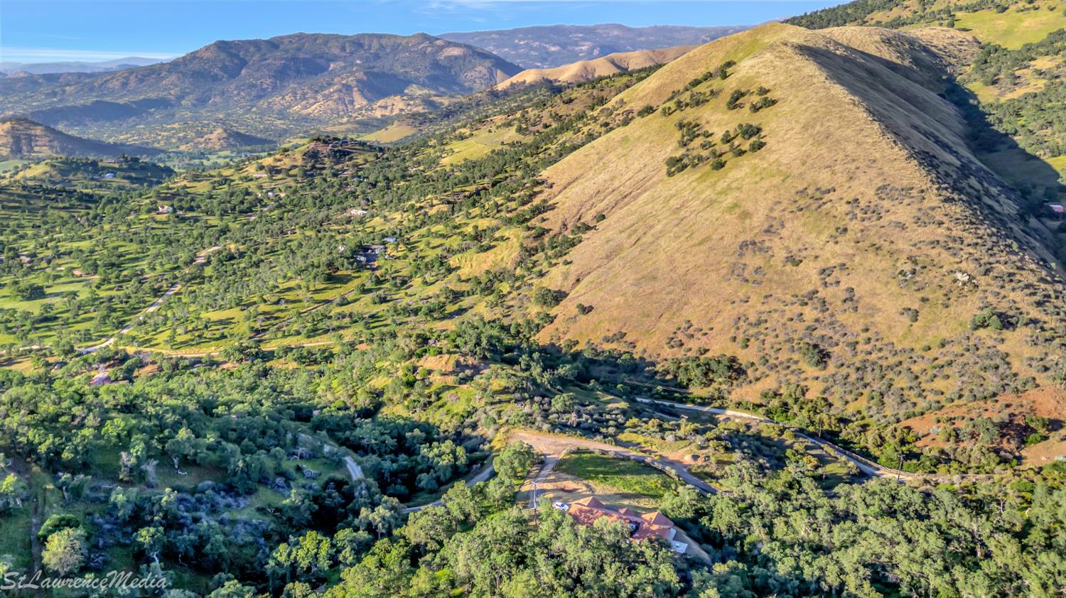 27557 Paradise Valley Ln, Clovis, CA 93619