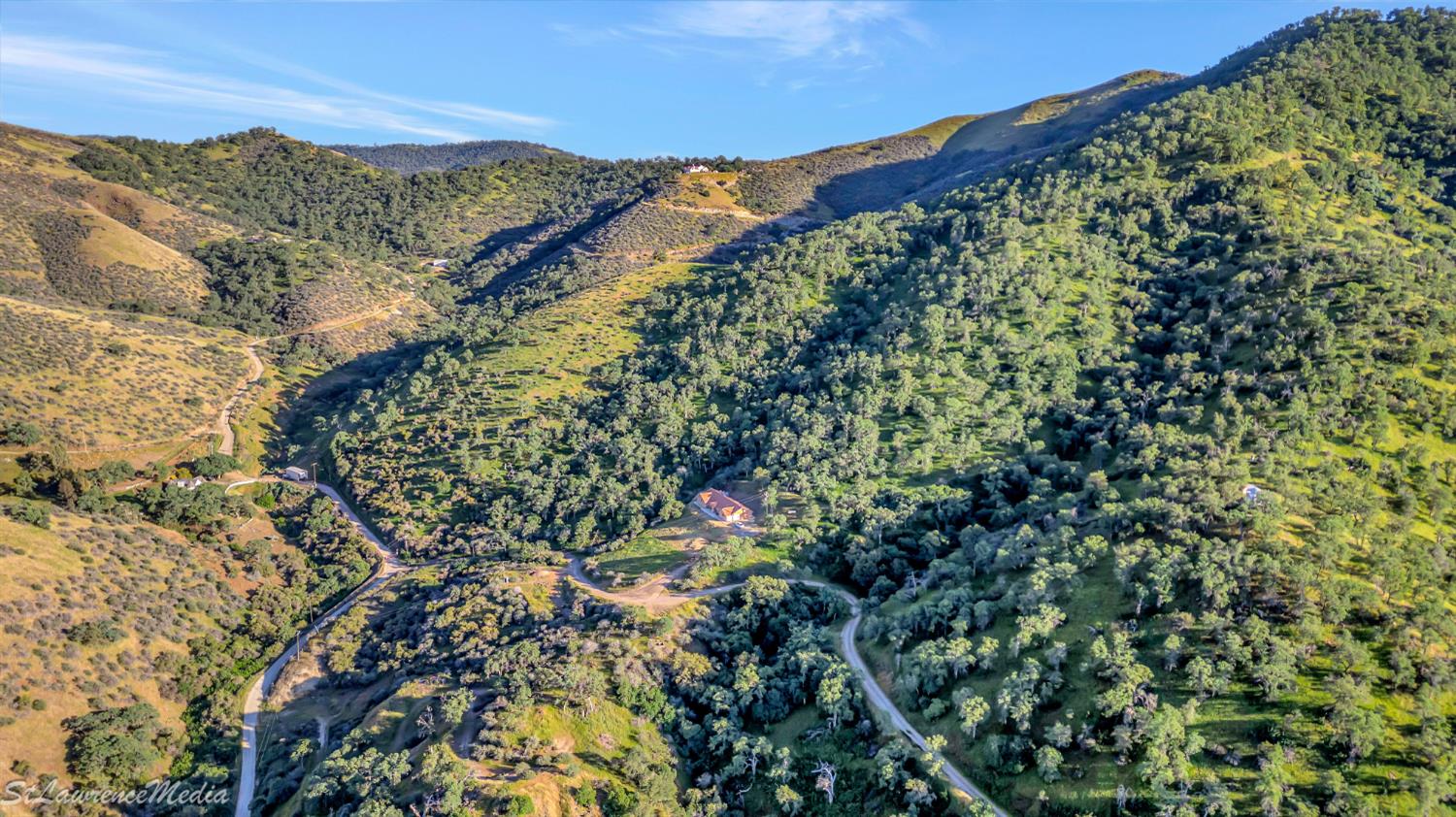 27557 Paradise Valley Ln, Clovis, CA 93619