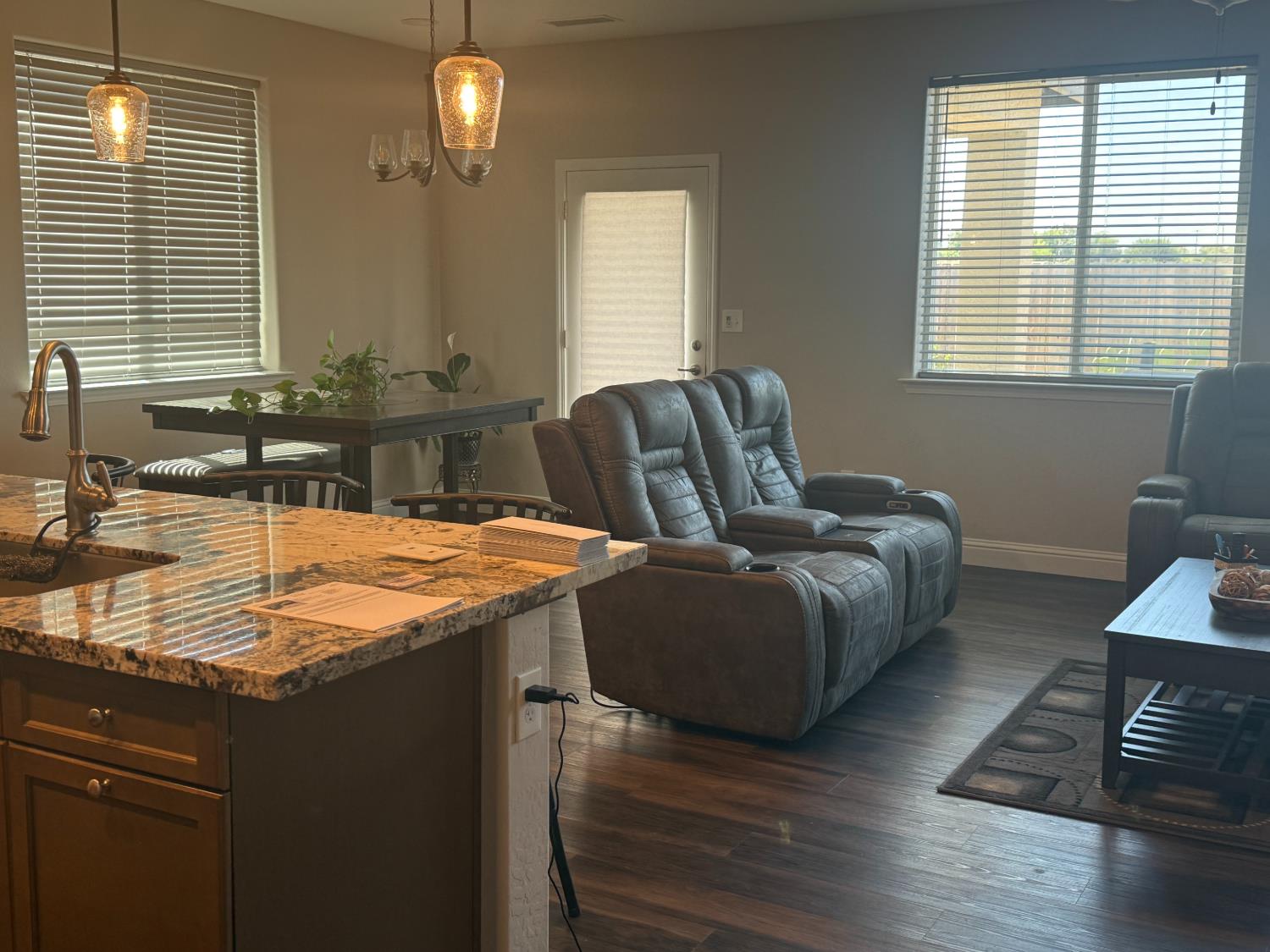 1187 Ambrosia Ln, Madera, CA 93638