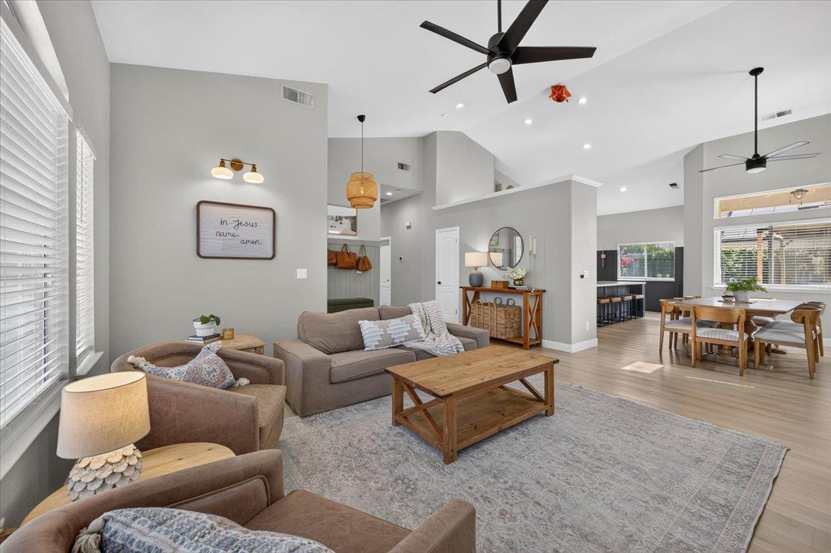 2153 E Ryan Ave, Fresno, CA 93720