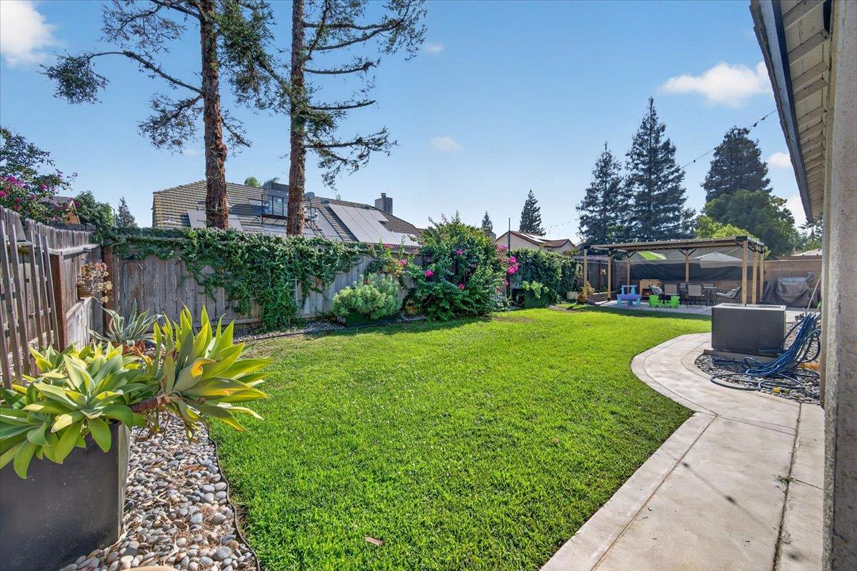 2153 E Ryan Ave, Fresno, CA 93720