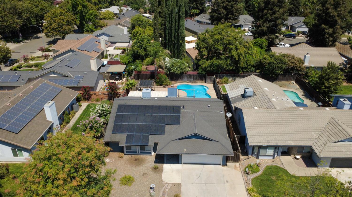 1111 E Donna Dr, Merced, CA 95340