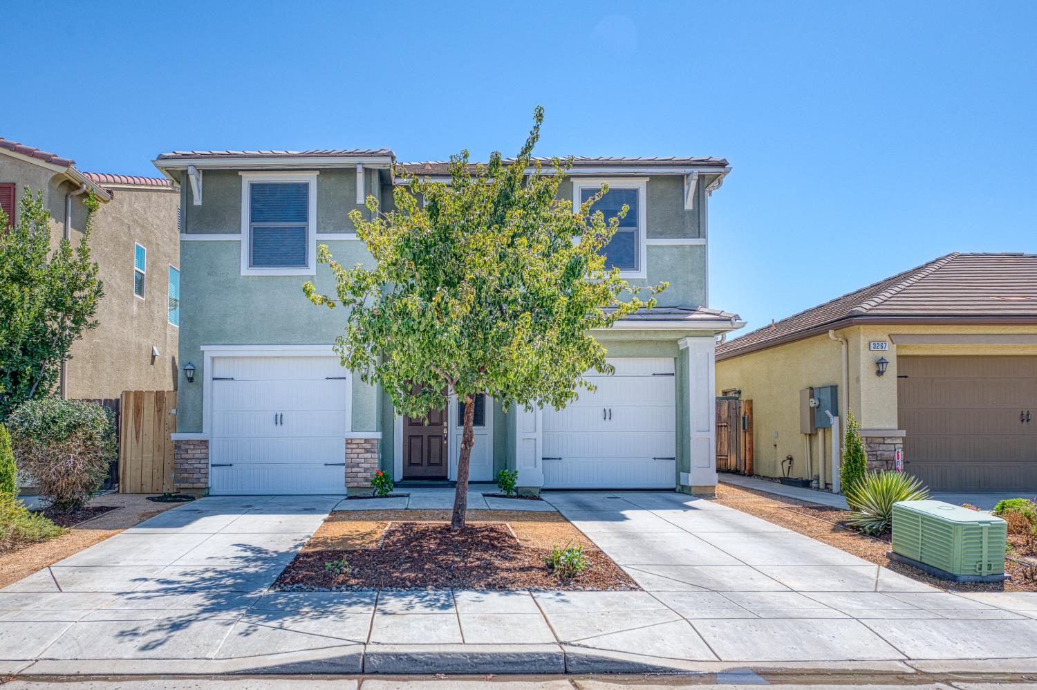 3257 Descanso, Clovis, CA 93619