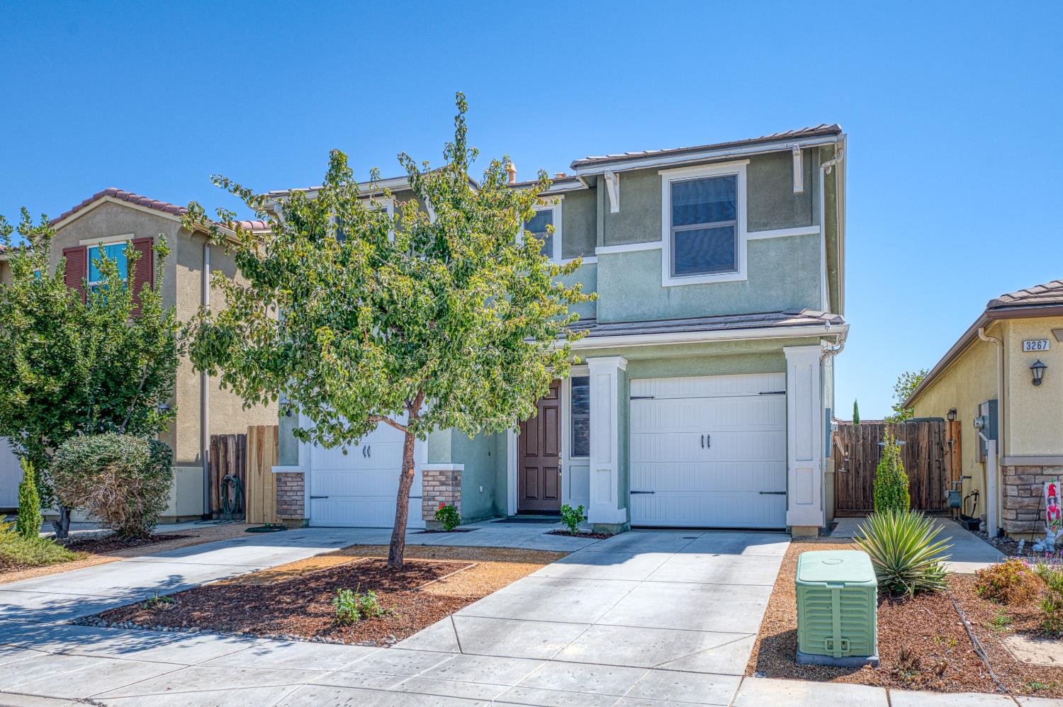 3257 Descanso, Clovis, CA 93619