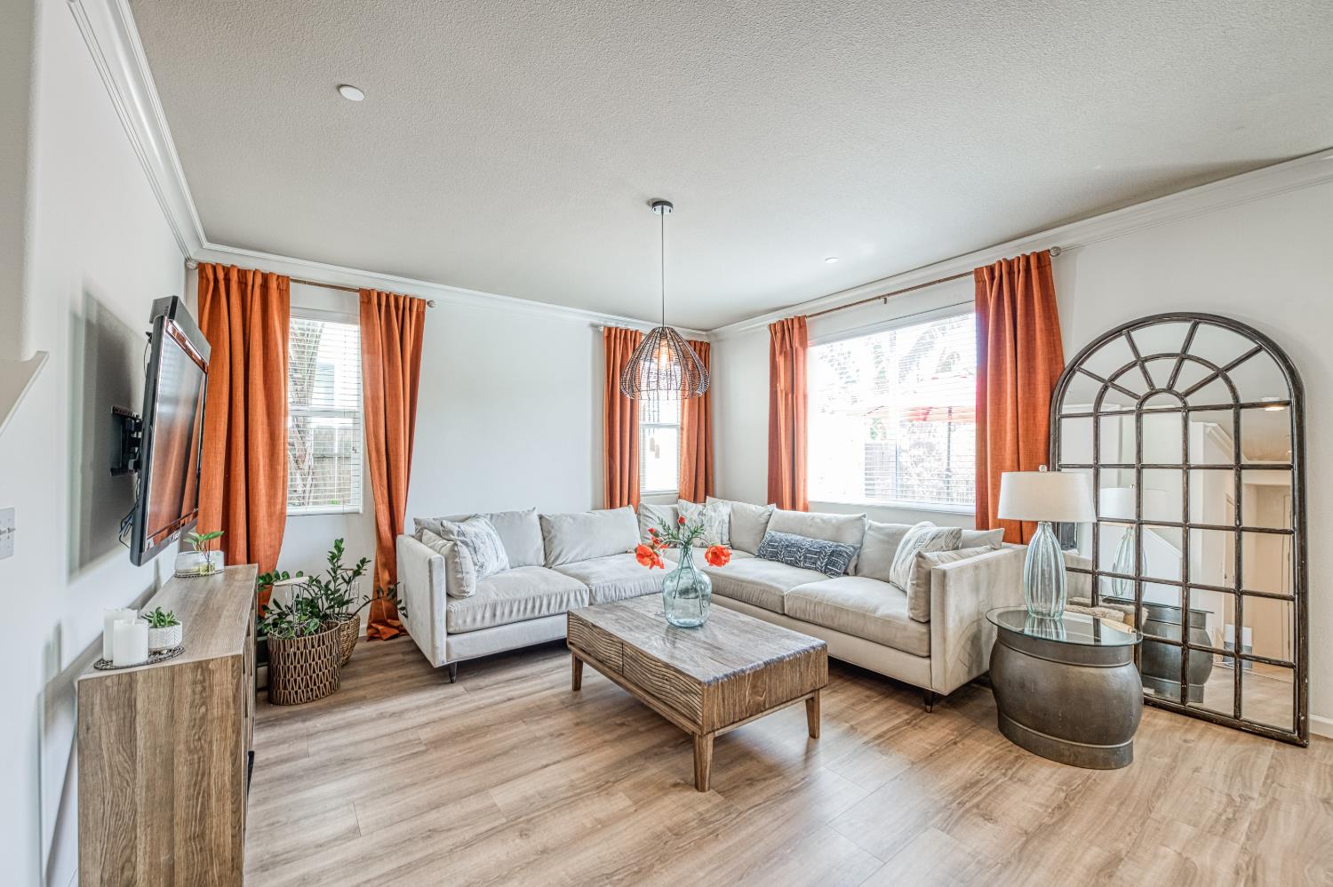 3257 Descanso, Clovis, CA 93619