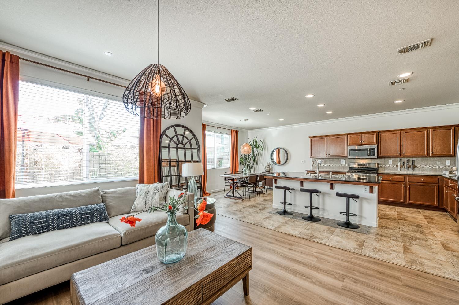 3257 Descanso, Clovis, CA 93619