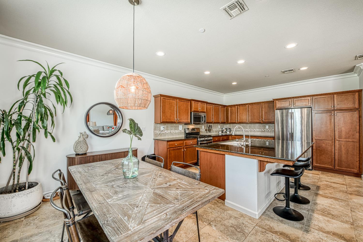 3257 Descanso, Clovis, CA 93619