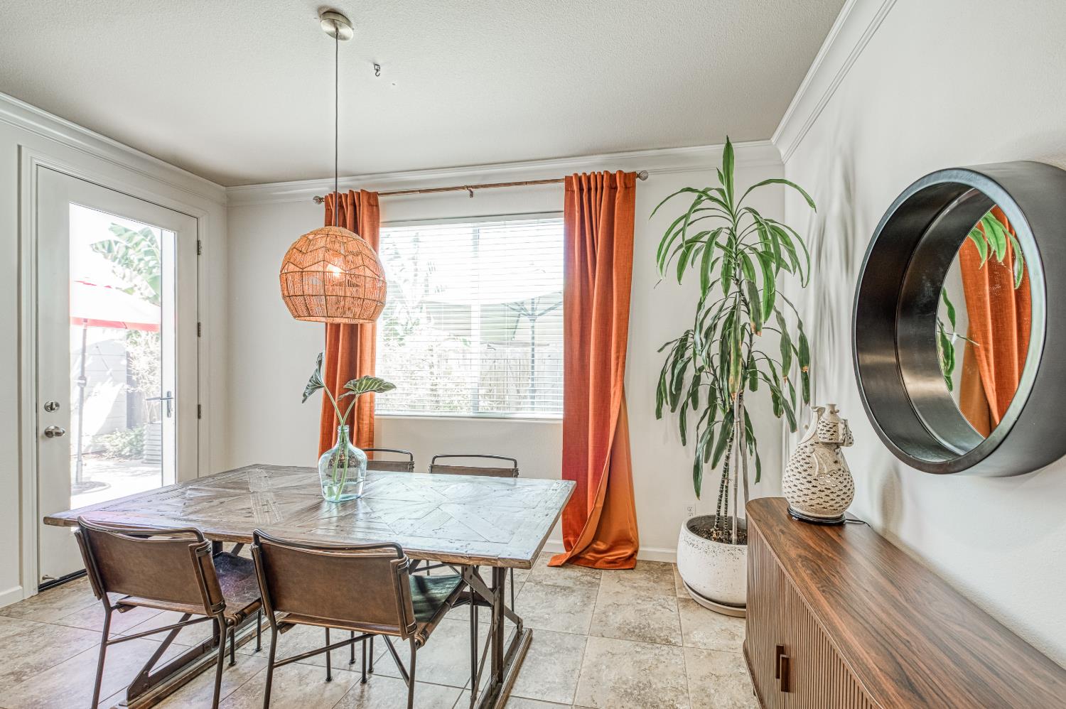 3257 Descanso, Clovis, CA 93619