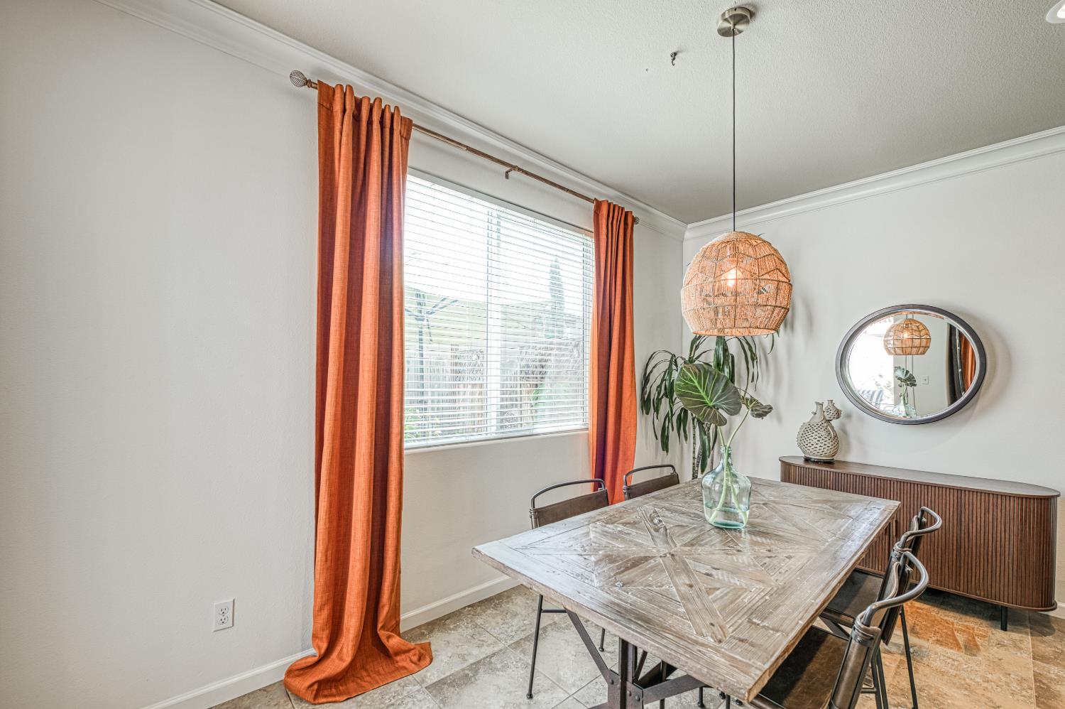 3257 Descanso, Clovis, CA 93619
