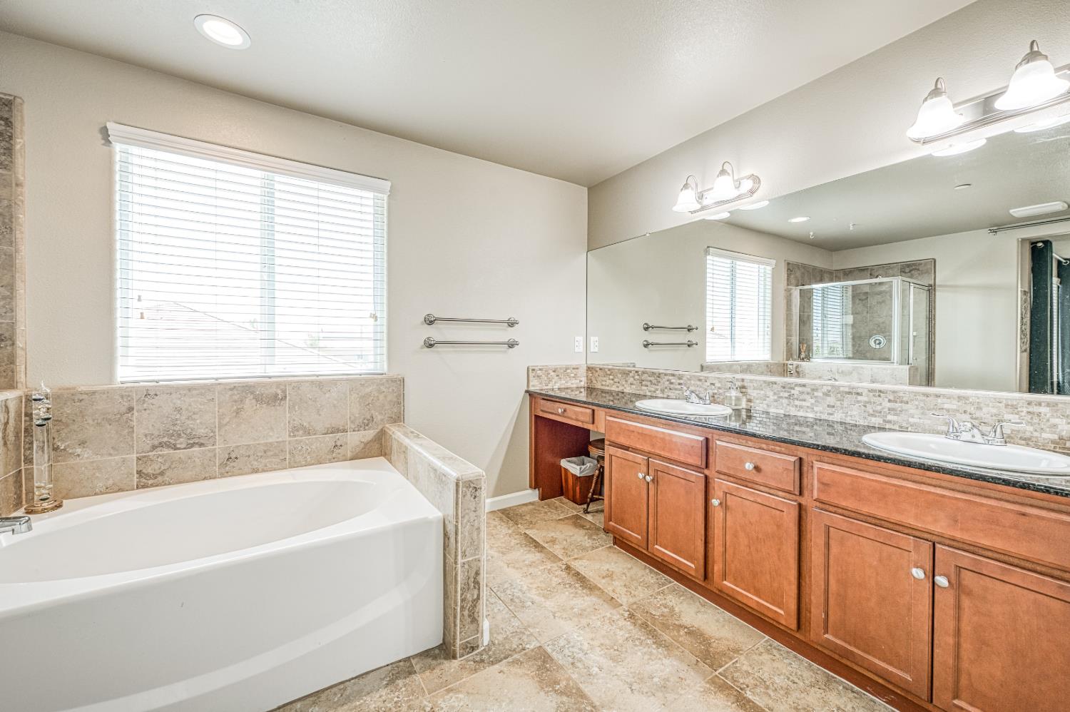 3257 Descanso, Clovis, CA 93619