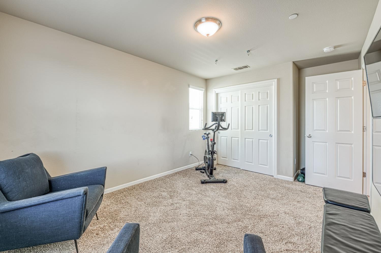 3257 Descanso, Clovis, CA 93619