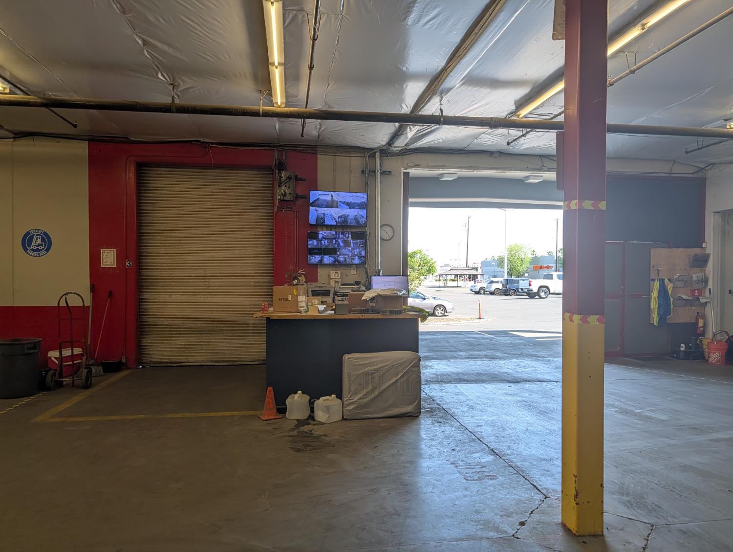 4525 W Shaw Ave, Fresno, CA 93722