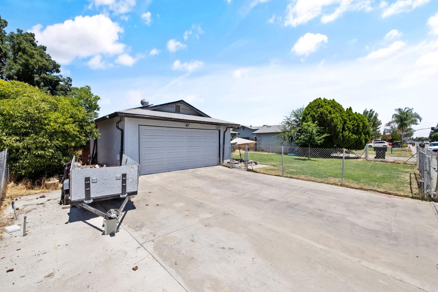 4212 W Whitendale, Visalia, CA 93277