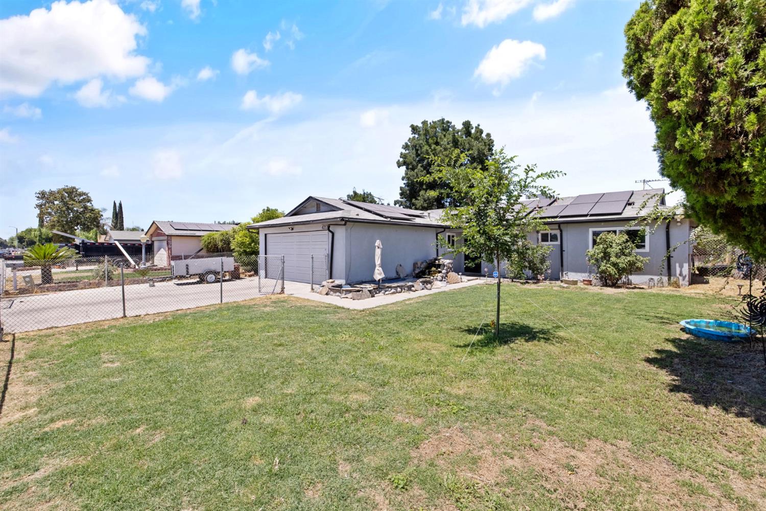 4212 W Whitendale, Visalia, CA 93277