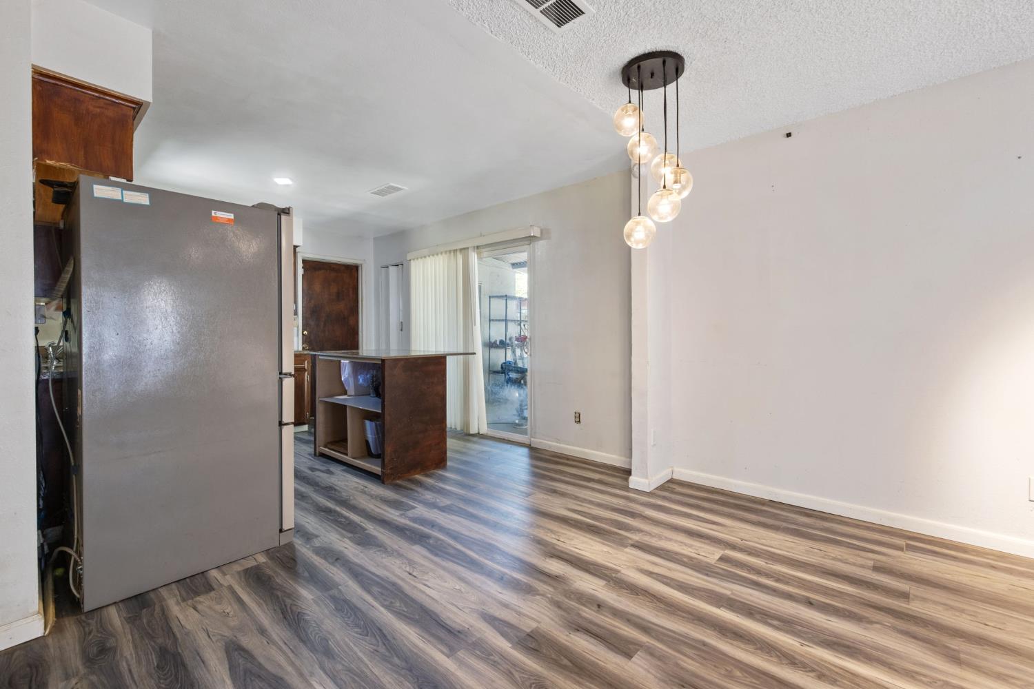 4212 W Whitendale, Visalia, CA 93277