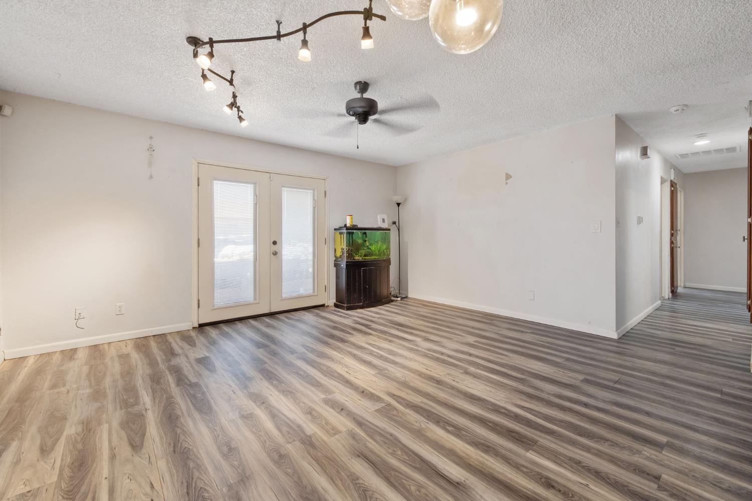 4212 W Whitendale, Visalia, CA 93277