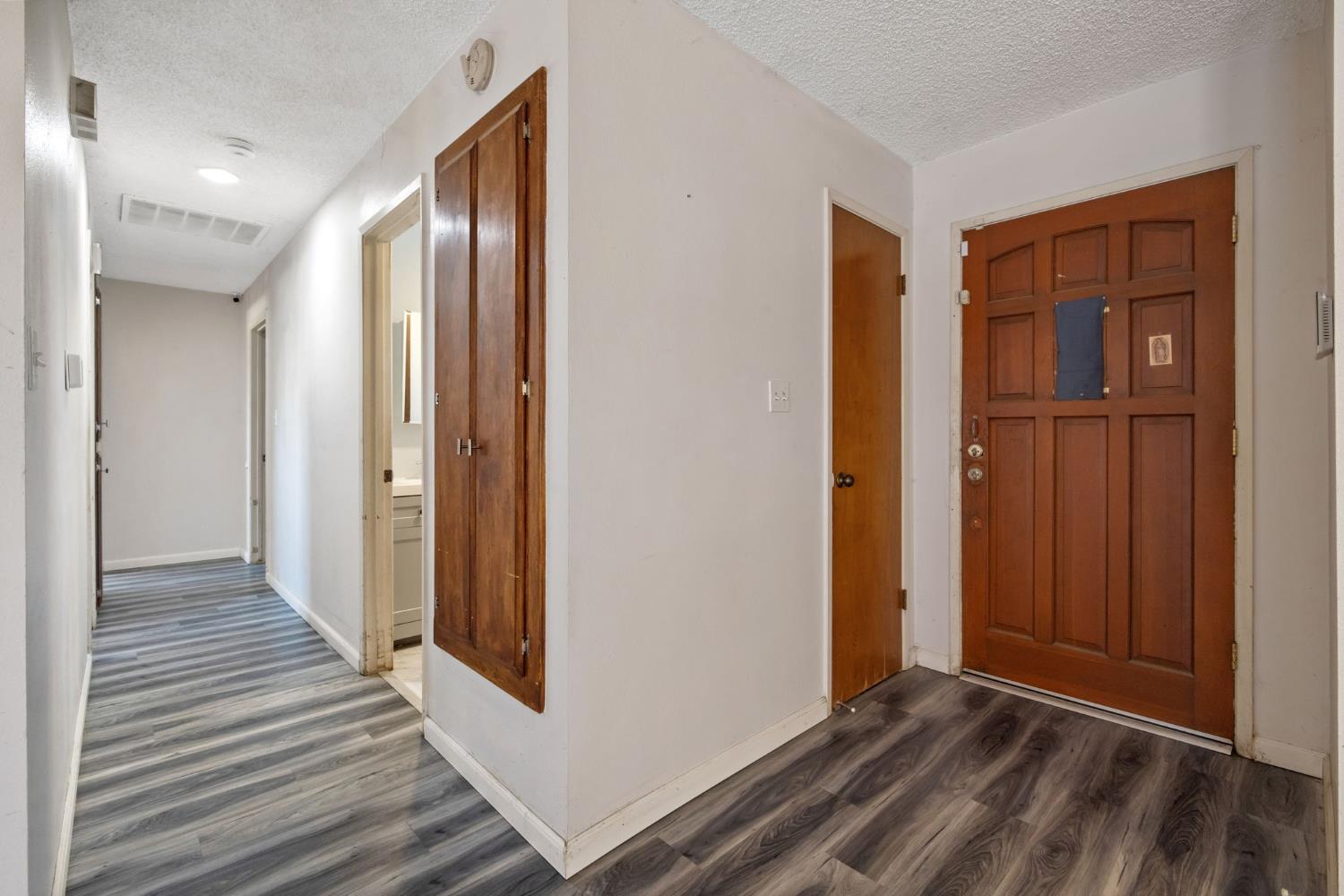 4212 W Whitendale, Visalia, CA 93277