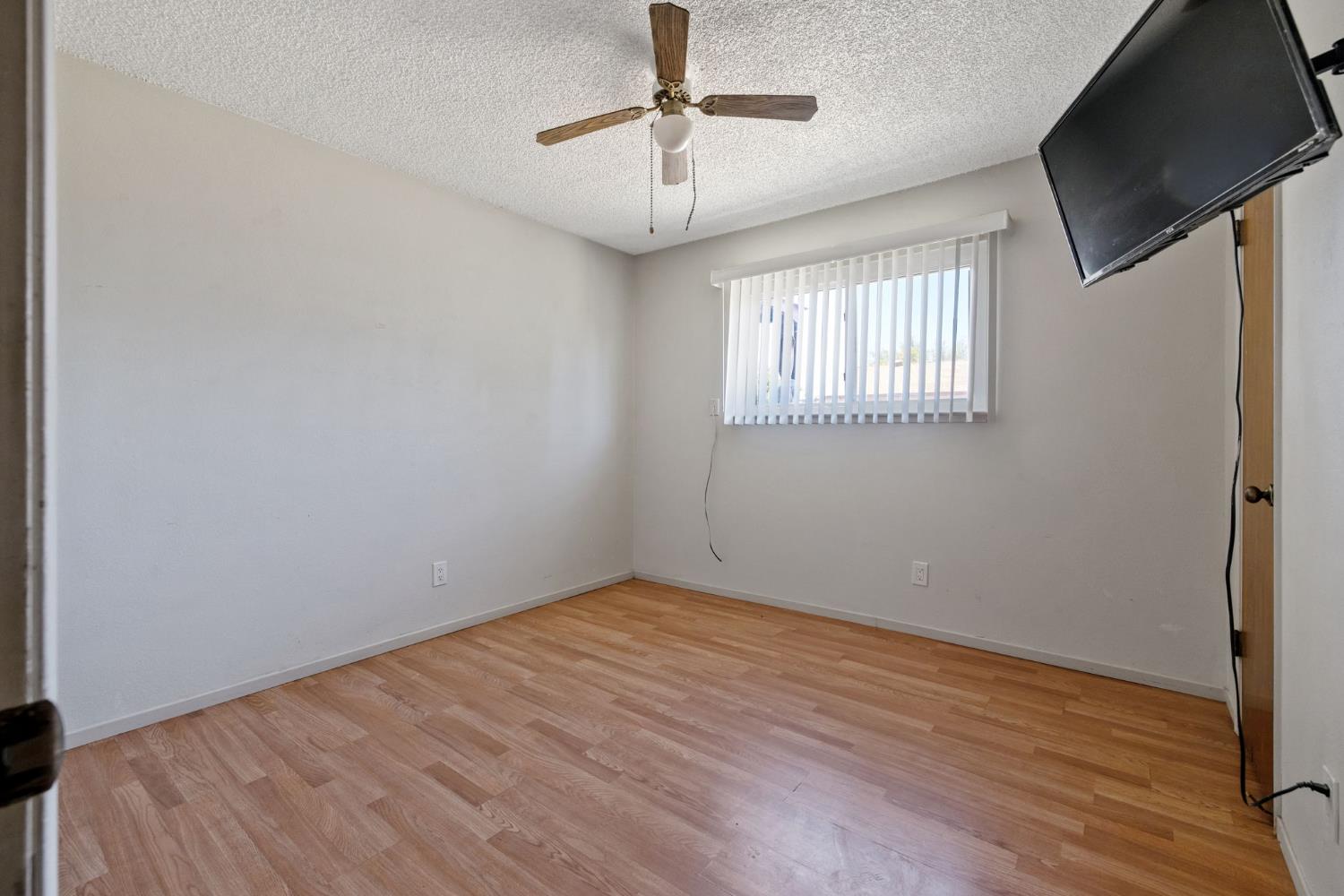 4212 W Whitendale, Visalia, CA 93277
