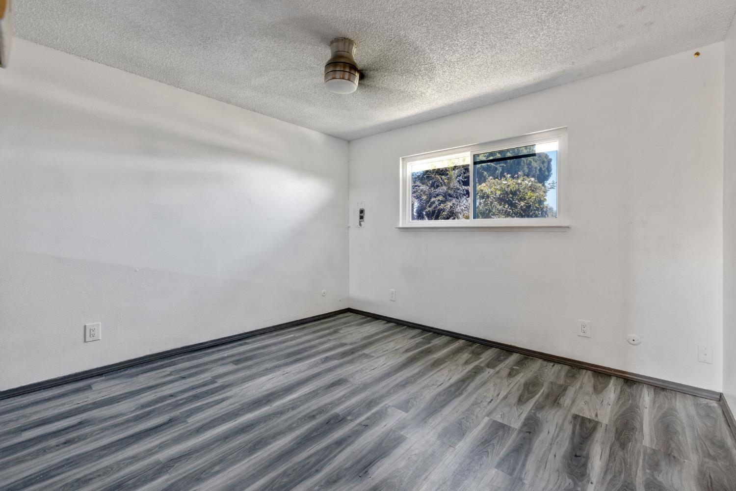 4212 W Whitendale, Visalia, CA 93277
