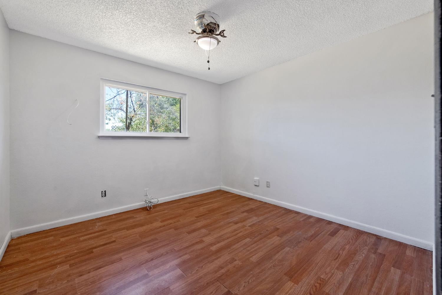 4212 W Whitendale, Visalia, CA 93277