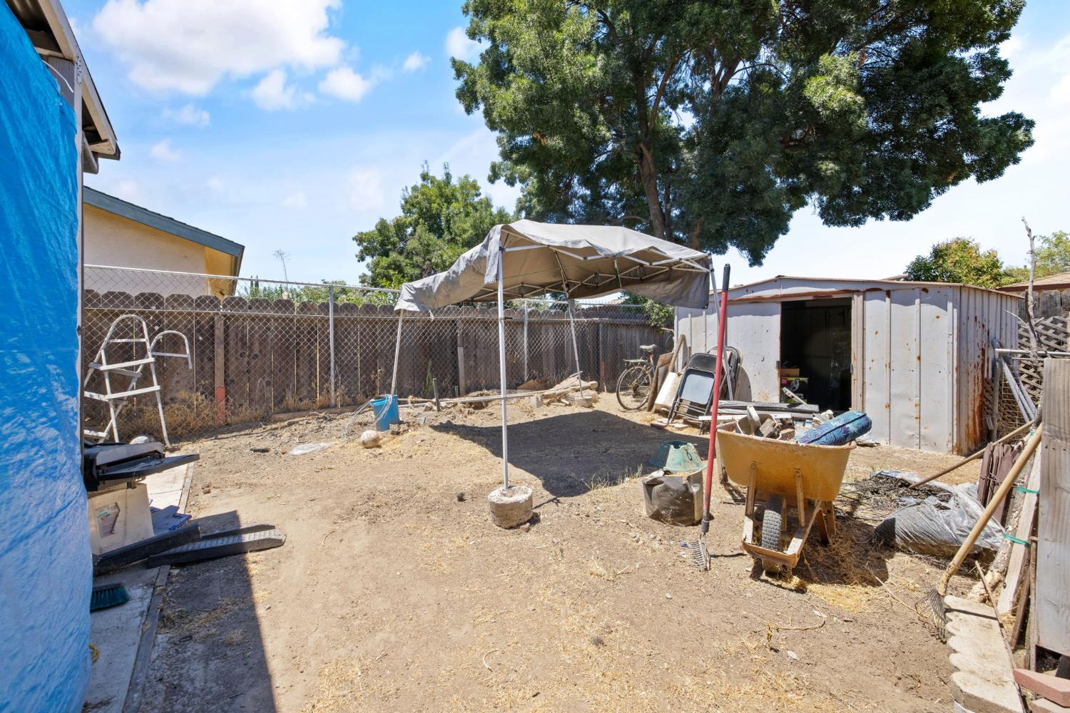 4212 W Whitendale, Visalia, CA 93277