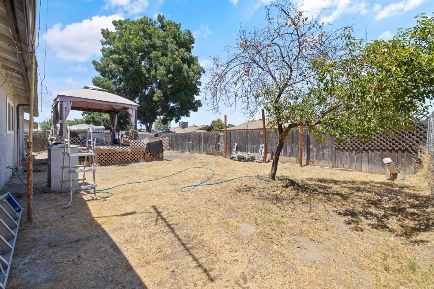 4212 W Whitendale, Visalia, CA 93277