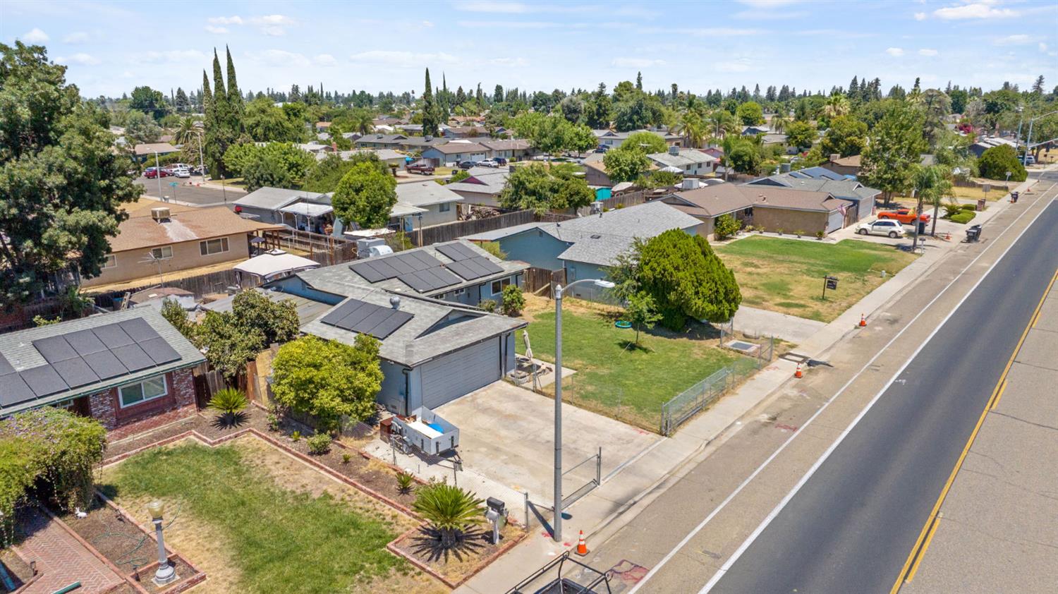 4212 W Whitendale, Visalia, CA 93277