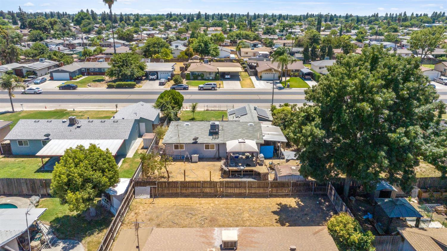 4212 W Whitendale, Visalia, CA 93277