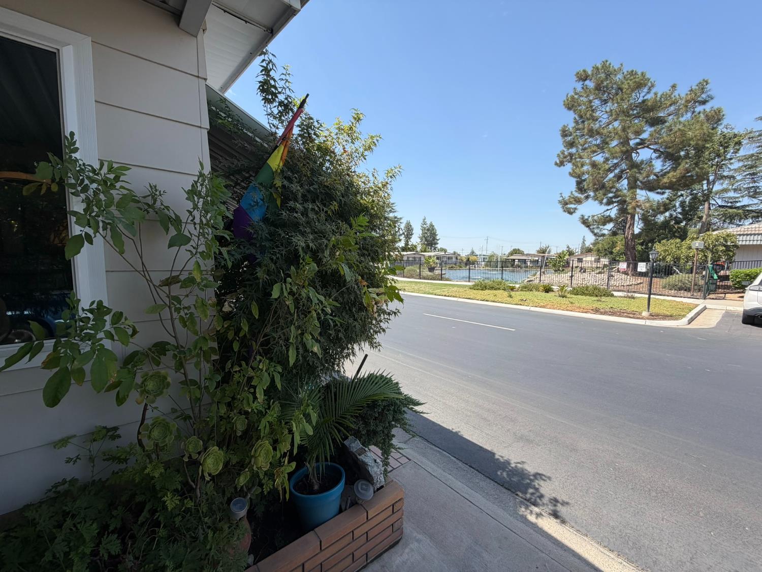2706 W Ashlan Ave, Fresno, CA 93722
