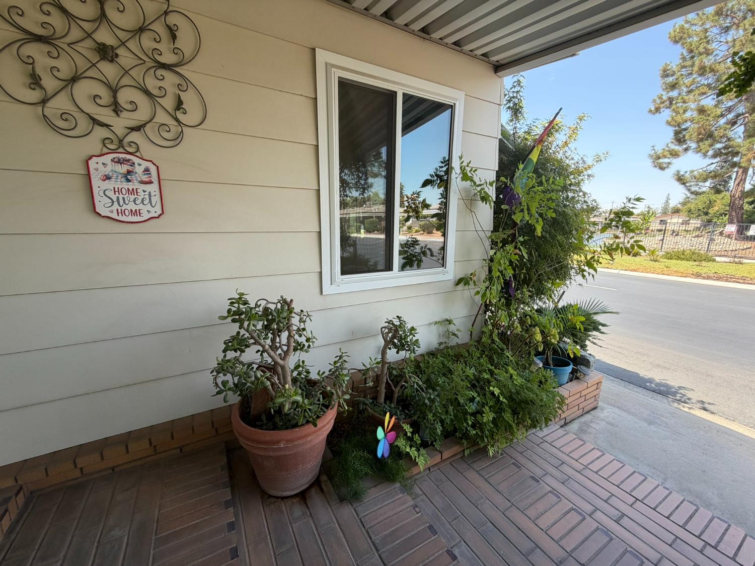 2706 W Ashlan Ave, Fresno, CA 93722