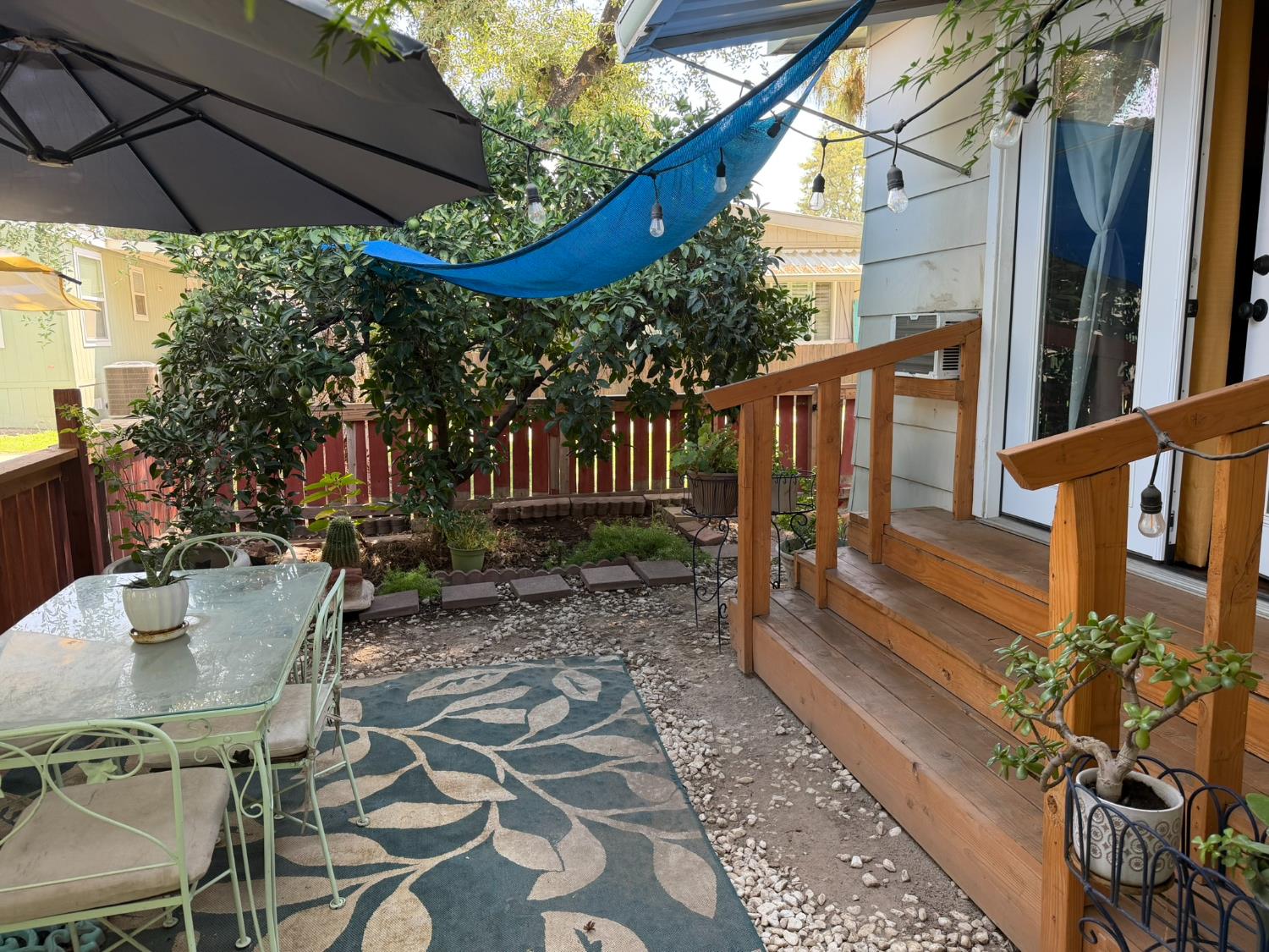 2706 W Ashlan Ave, Fresno, CA 93722