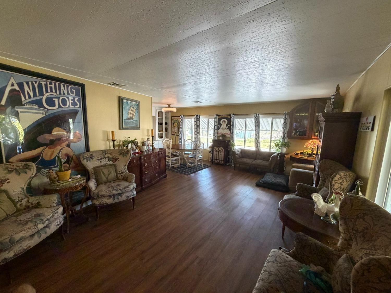 2706 W Ashlan Ave, Fresno, CA 93722