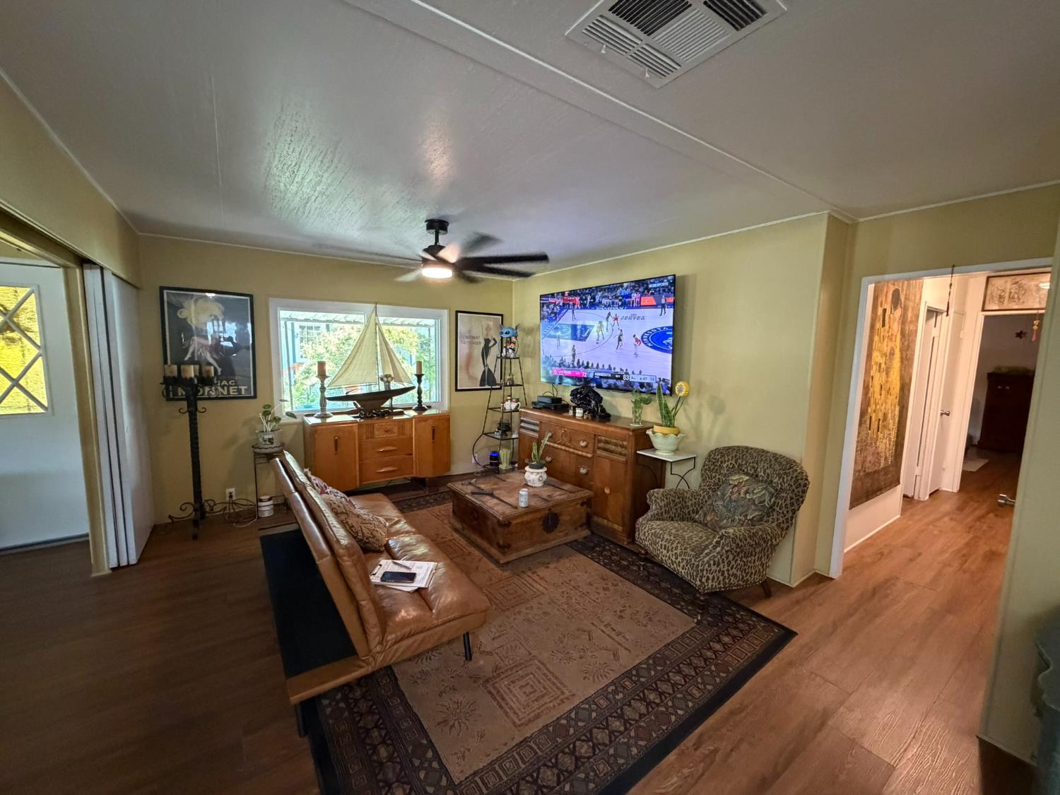 2706 W Ashlan Ave, Fresno, CA 93722