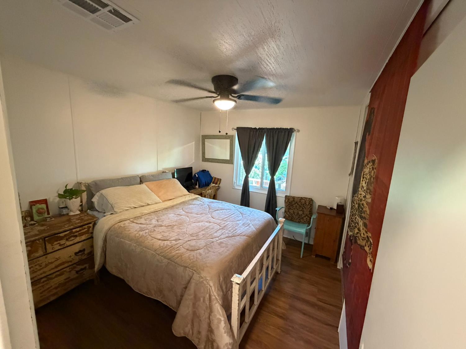 2706 W Ashlan Ave, Fresno, CA 93722