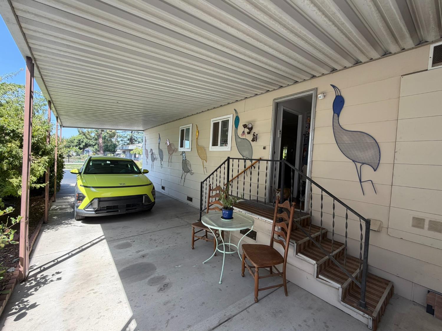 2706 W Ashlan Ave, Fresno, CA 93722