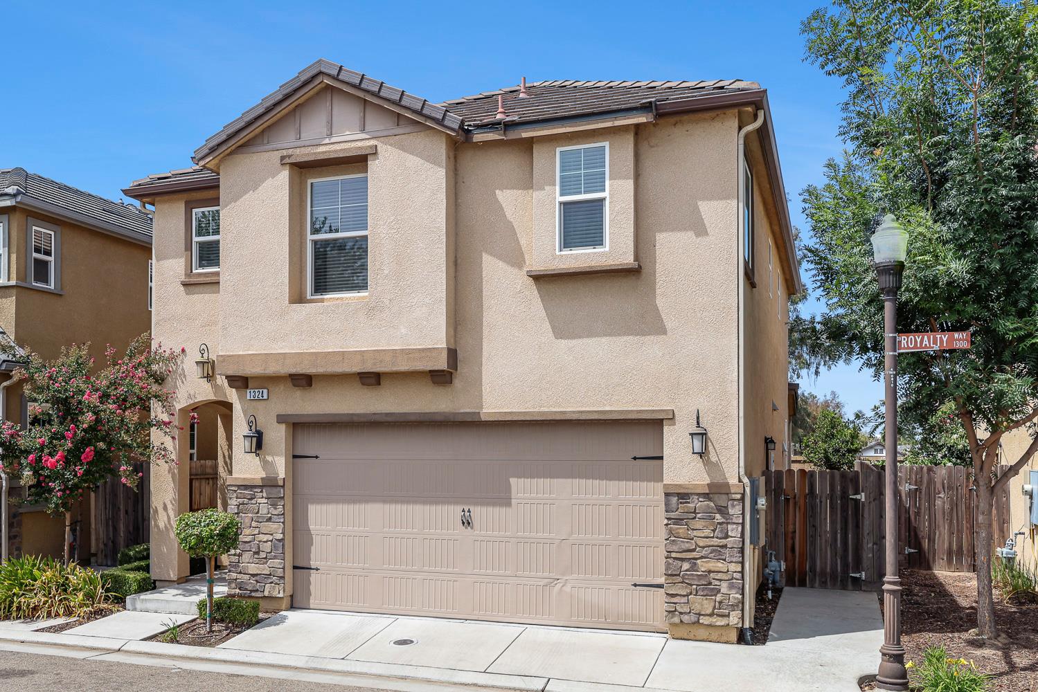 1324 Royalty Way, Clovis, CA 93619