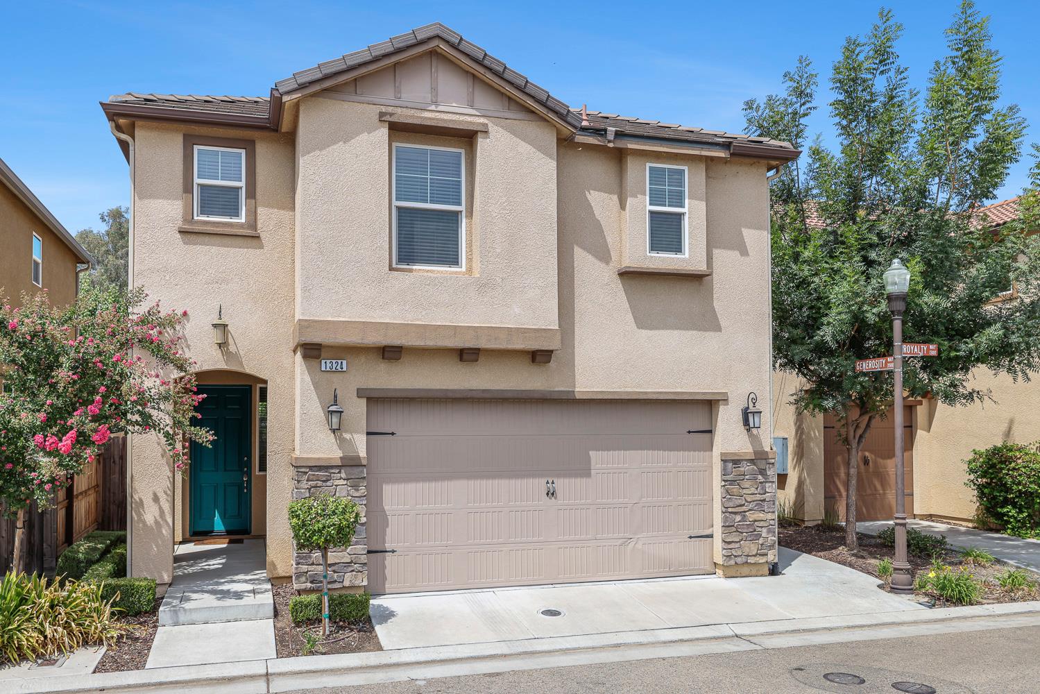 1324 Royalty Way, Clovis, CA 93619