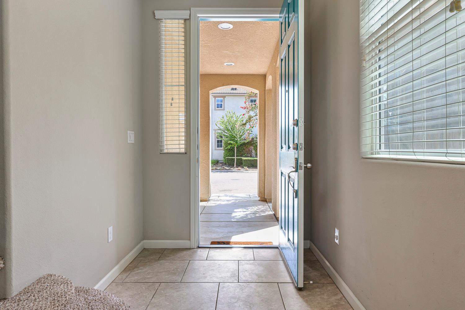 1324 Royalty Way, Clovis, CA 93619