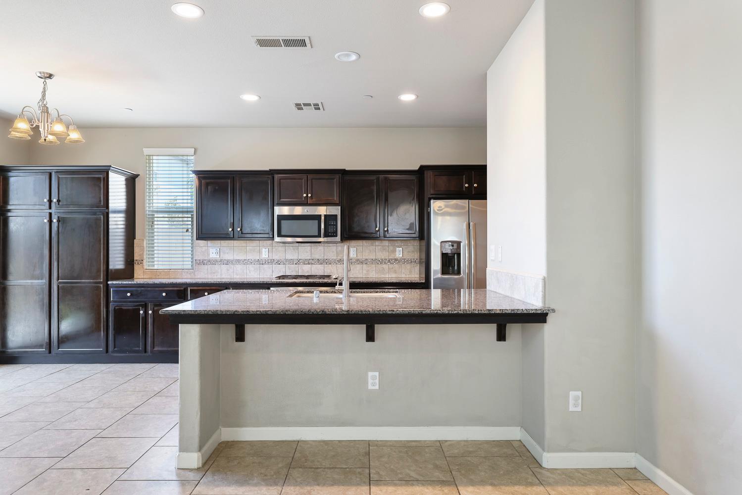 1324 Royalty Way, Clovis, CA 93619