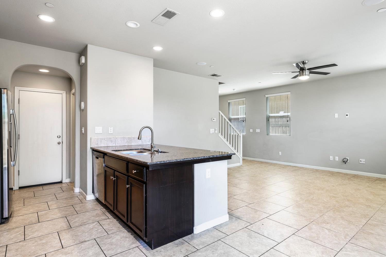1324 Royalty Way, Clovis, CA 93619