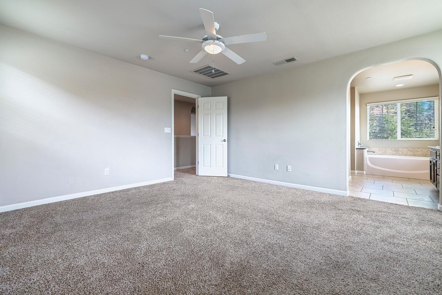 1324 Royalty Way, Clovis, CA 93619