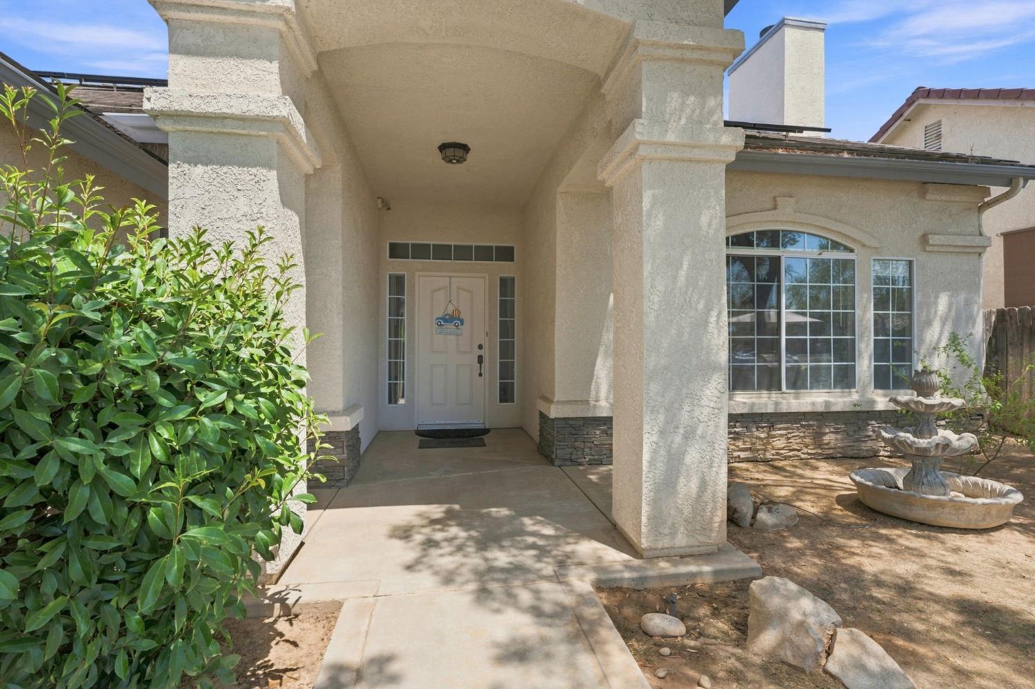 1941 Cromwell ave, Clovis, CA 93611