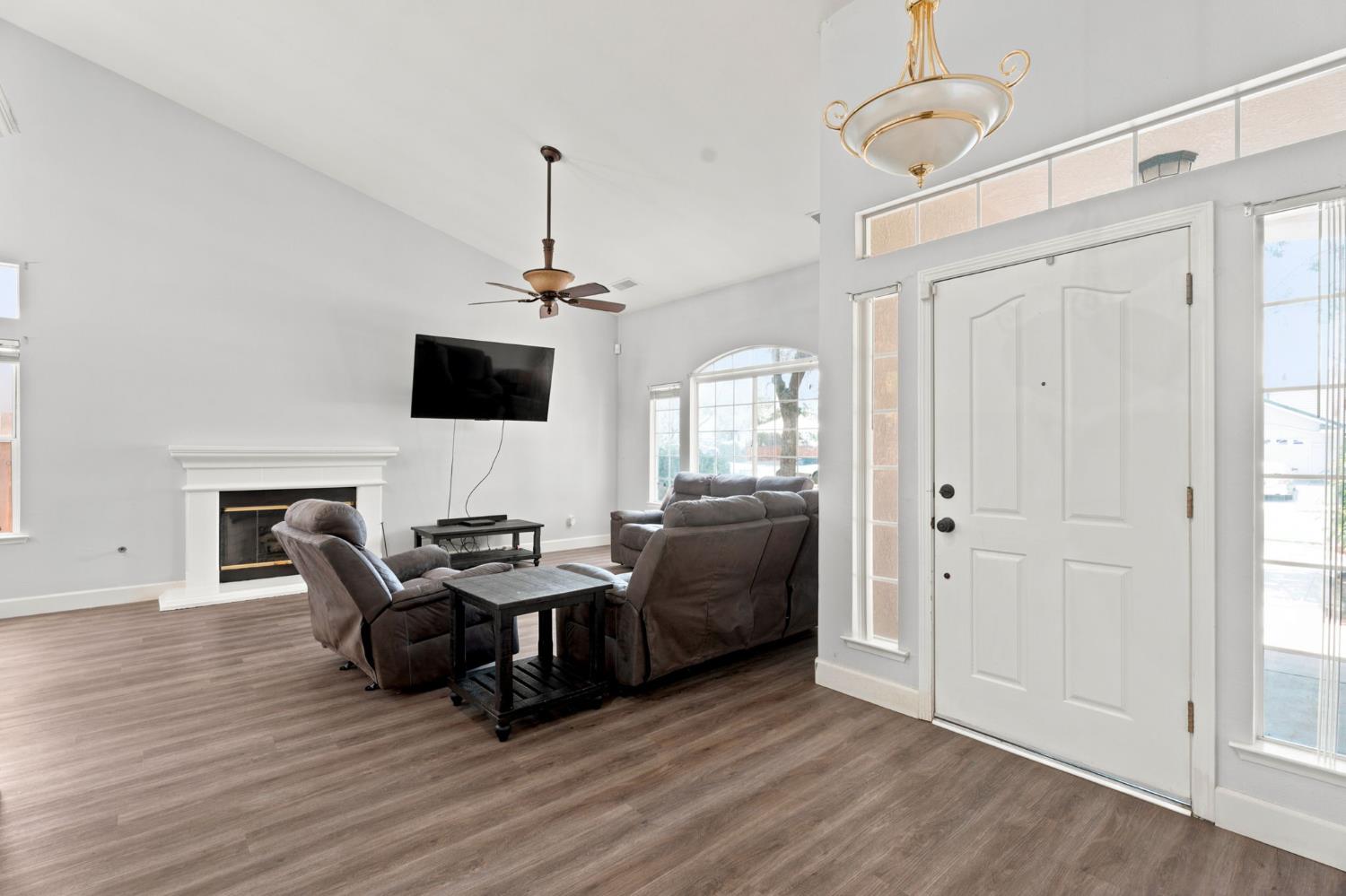 1941 Cromwell ave, Clovis, CA 93611