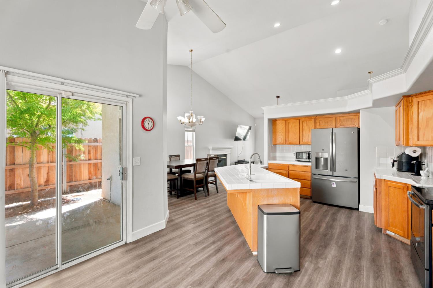 1941 Cromwell ave, Clovis, CA 93611