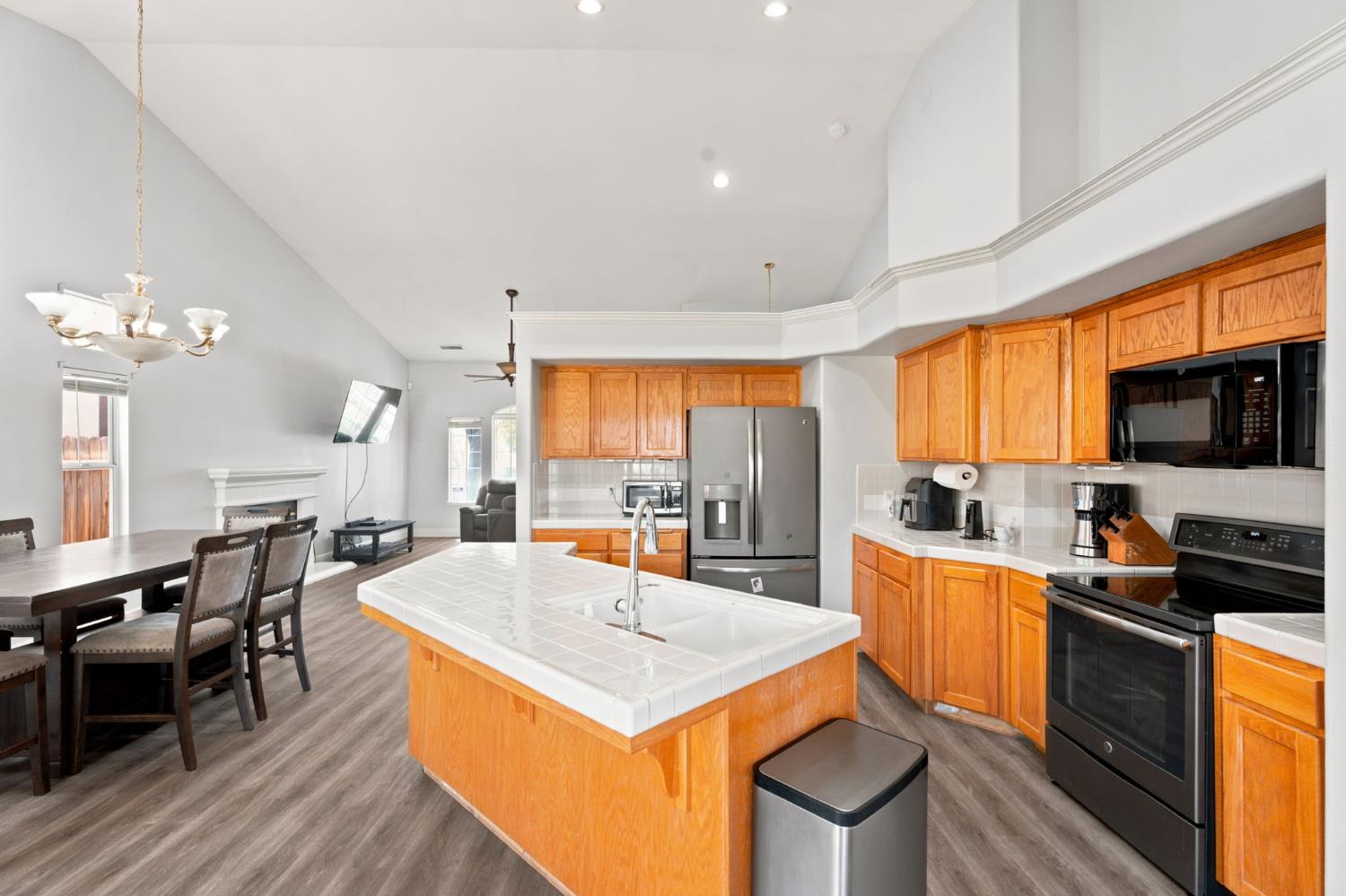 1941 Cromwell ave, Clovis, CA 93611