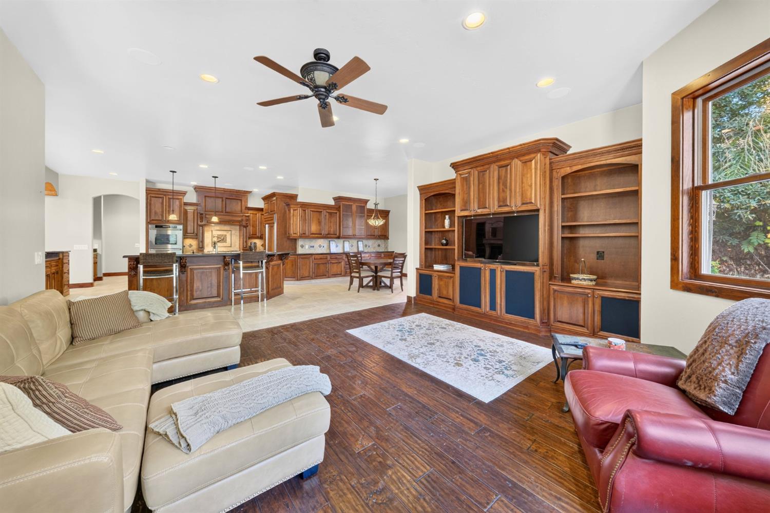 5034 W Firenze Ave, Visalia, CA 93291