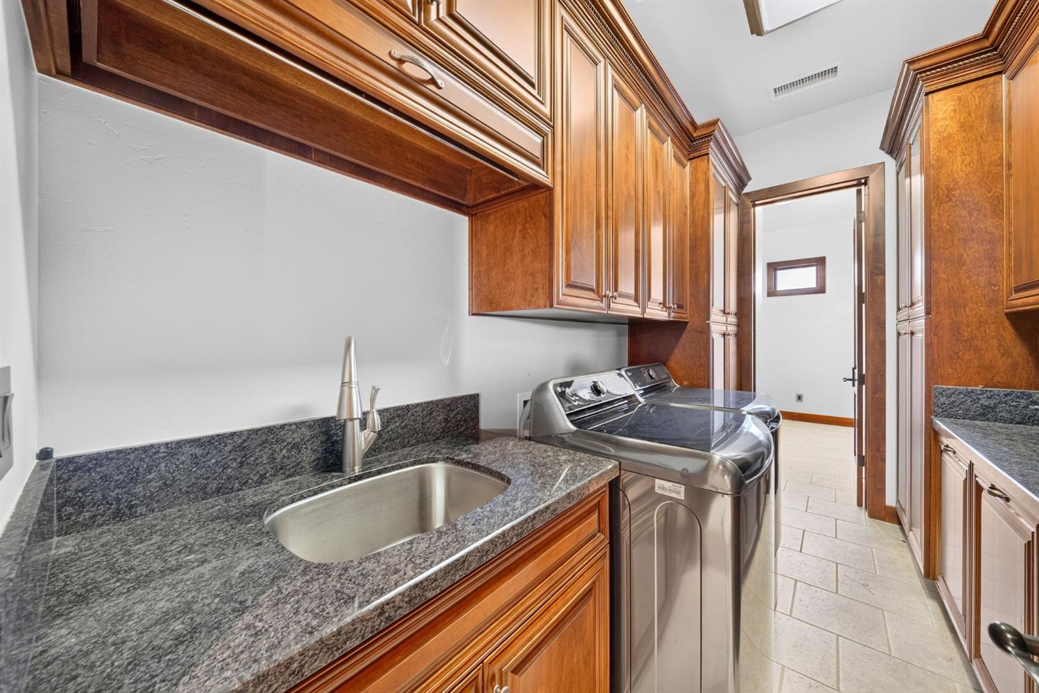 5034 W Firenze Ave, Visalia, CA 93291