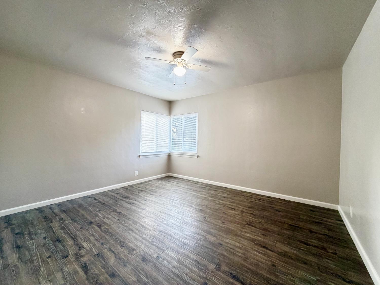 847 W Robinson Ave, Fresno, CA 93705