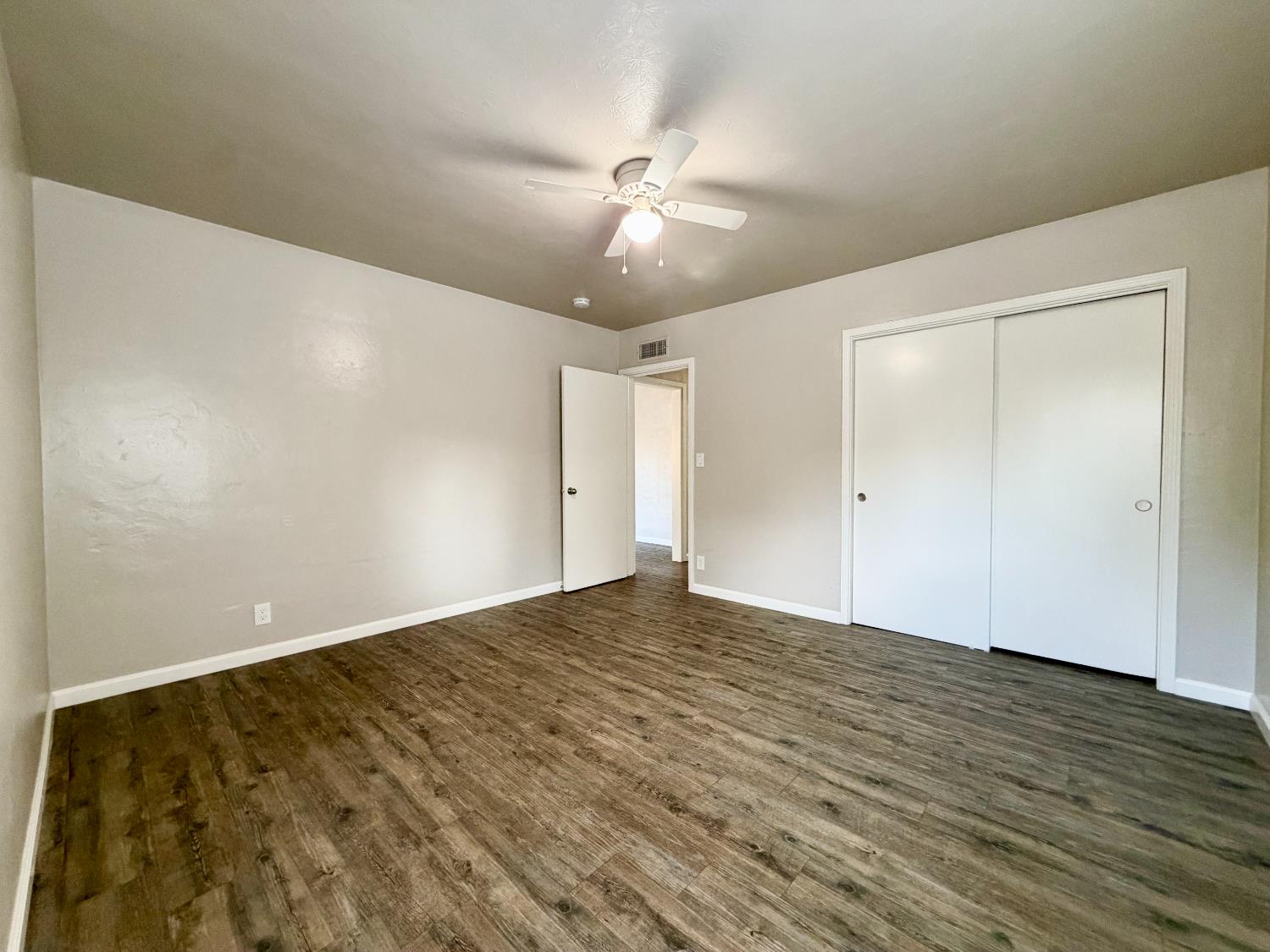 847 W Robinson Ave, Fresno, CA 93705